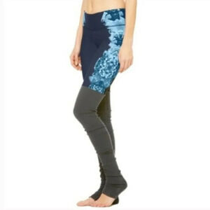 NEW Alo Yoga Dark Crystal Sky Geometric Goddess Athleisure Leggings Women's M